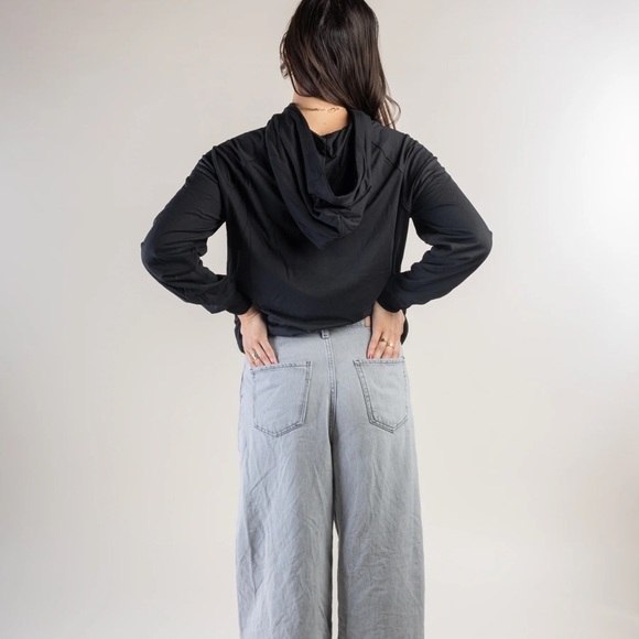 Feat Womens BlanketBlend Move Hoodie. - Picture 5 of 14